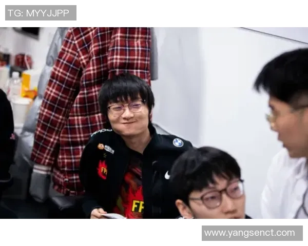 FPX战术引发热议CSGO社区对其策略的深度剖析与讨论 FPX战术引发热议CSGO社区对其策略的深度剖析与讨论
